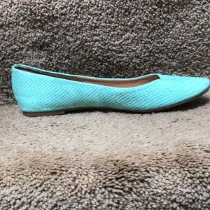 Mix NO. 6 size 11 sea foam green flats.